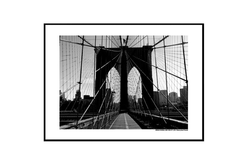 Brooklyn Bridge Promenade Foto Svartvit - 40x30 cm - Inredning - Tavlor & konst - Posters & prints - Fotografiska posters