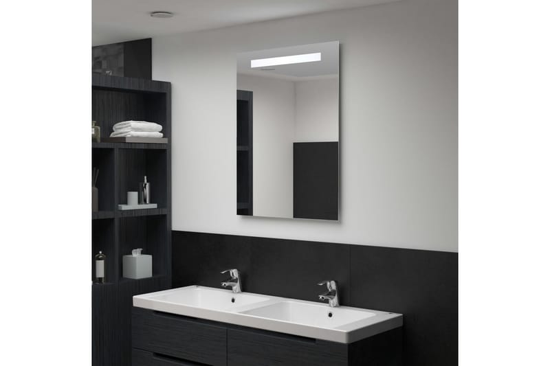 Badrumsspegel LED 60x80 cm - Silver - Badrum - Badrumsmöbler - Spegelskåp