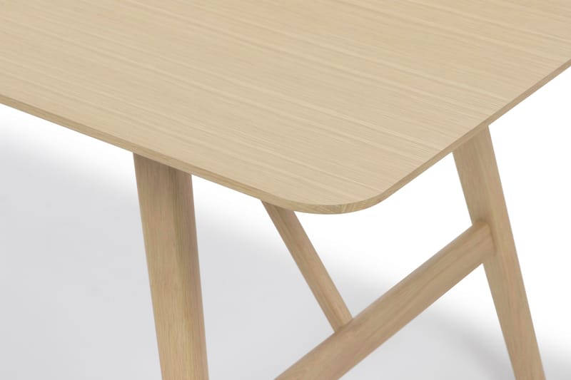 Jerup Matbord 180 cm Massiv Ek - Brun - Möbler - Bord & matgrupper - Matbord & köksbord