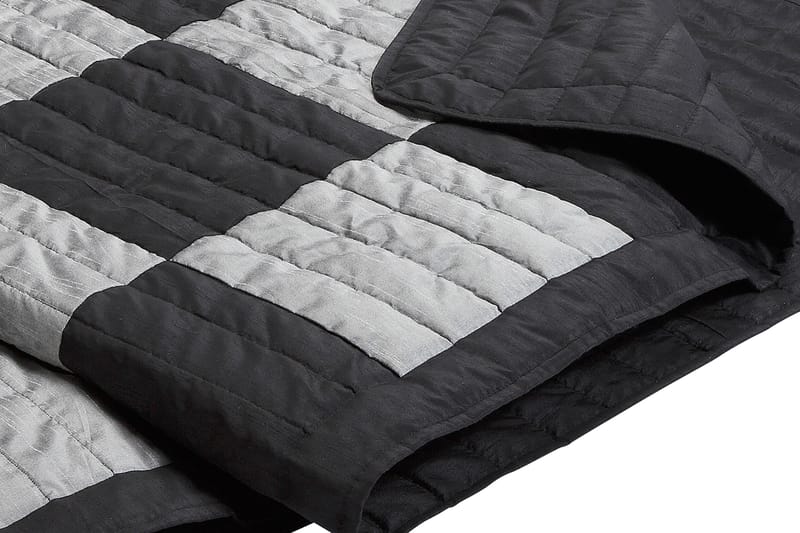 Myrrhis Överkast Patch 271 cm - Svart/Stål - Textil & mattor - Sängkläder - Överkast - Överkast dubbelsäng